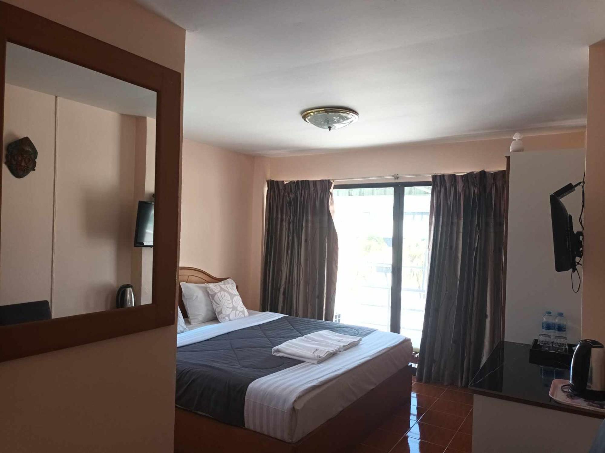 Patong Rose Guest House 50M To Beach Dış mekan fotoğraf