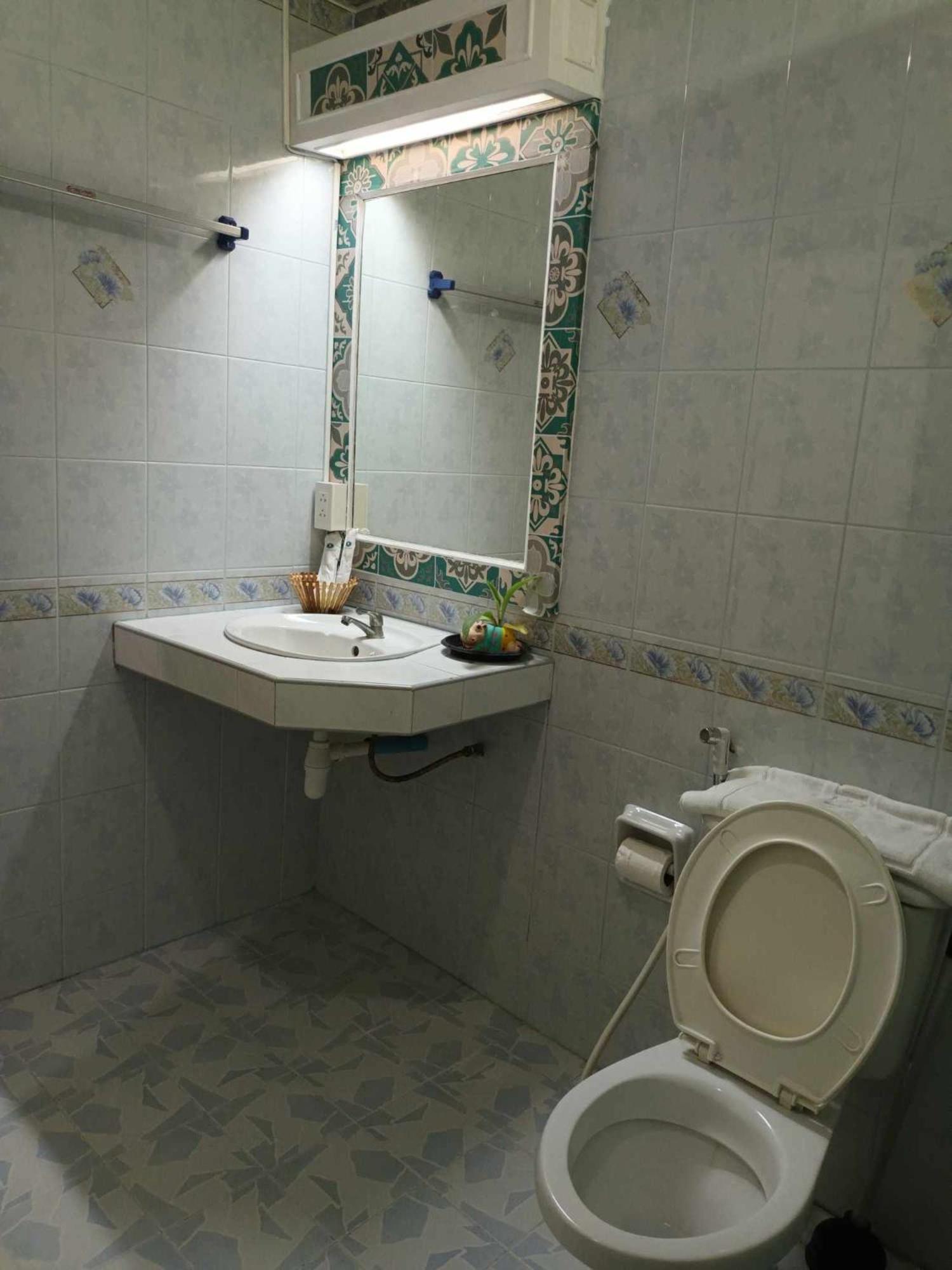 Patong Rose Guest House 50M To Beach Dış mekan fotoğraf