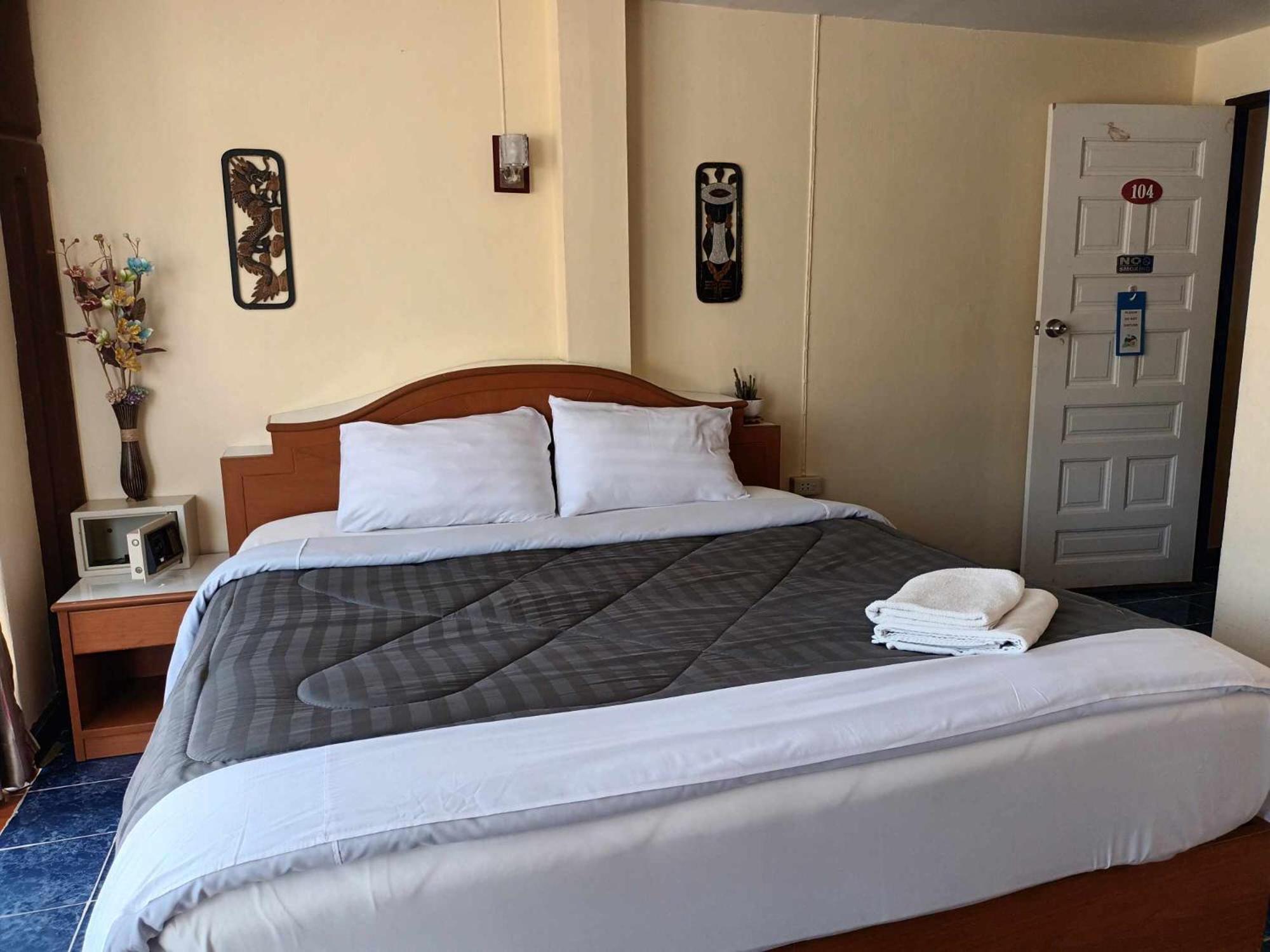 Patong Rose Guest House 50M To Beach Dış mekan fotoğraf